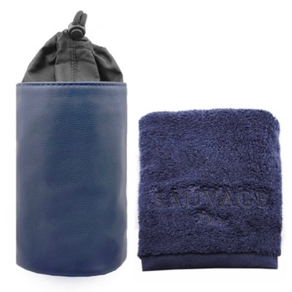 DIOR Bag & Towel Gift Set SAUVAGE NEW BOX - Picture 2 of 7